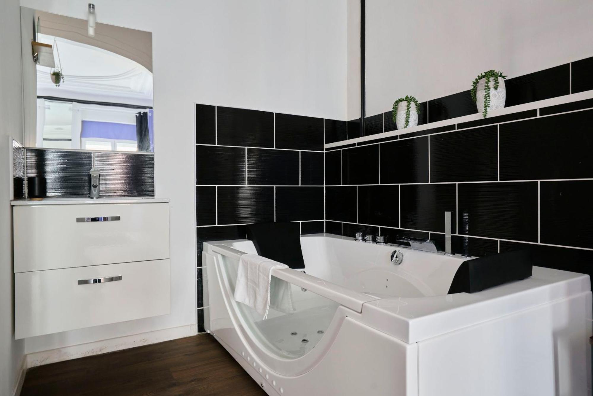Апартаменти Ng Prestige - Lille L Roubaix Trichon - Balneo - Netflix - Wifi Екстер'єр фото